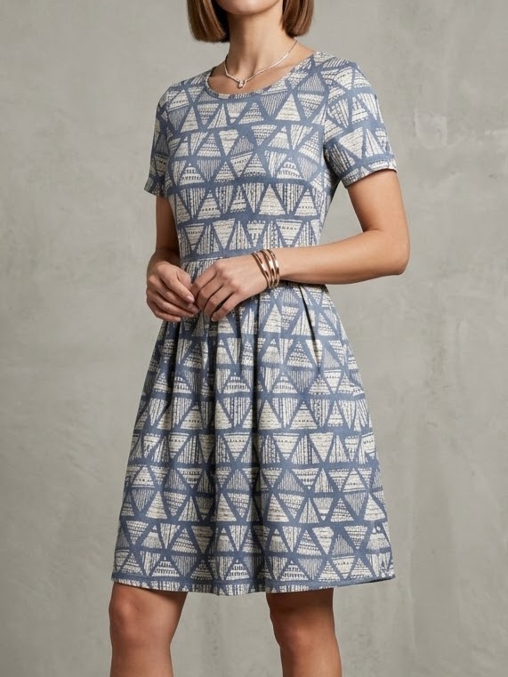 LuLaRoe Amelia Dress XL Blue Cream Geometric Triangle Short Sleeve‎ Zip Back